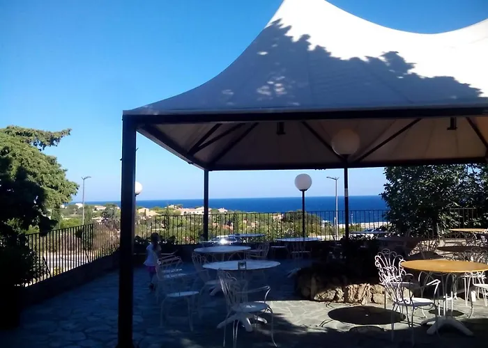 圣达米亚诺假日公园 假日公园 *